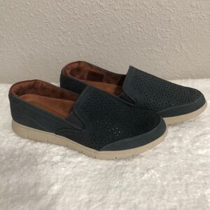 COBB HILL LIDIA SLIP ON WOMEN'S SIZE 7 IN BLUE NUBUCK NWOT